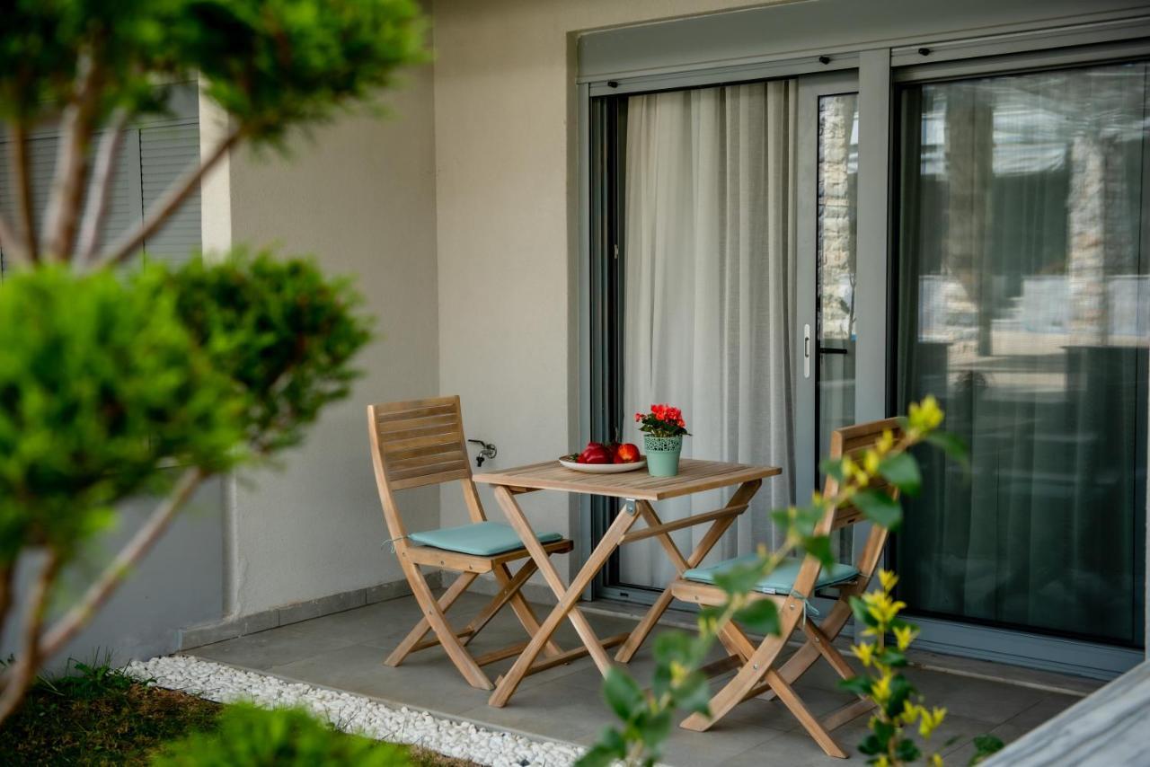 Itaka Studio Apartments - Halkidiki Suites Com Nikiti  Extérieur photo